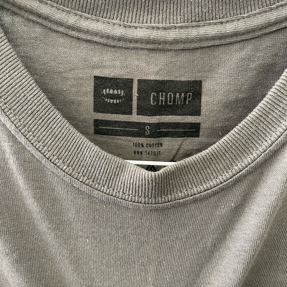 Chomp T-Shirt NWOT - Picture 3 of 3
